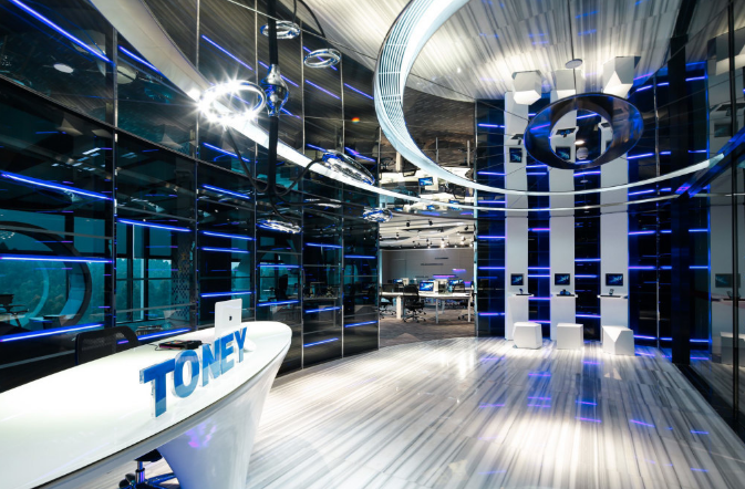 辦公室裝修設(shè)計：玻璃書架，透明與實用的完美結(jié)合