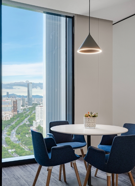 打破常規(guī)，橙色地坪漆引領辦公室裝修設計新風尚